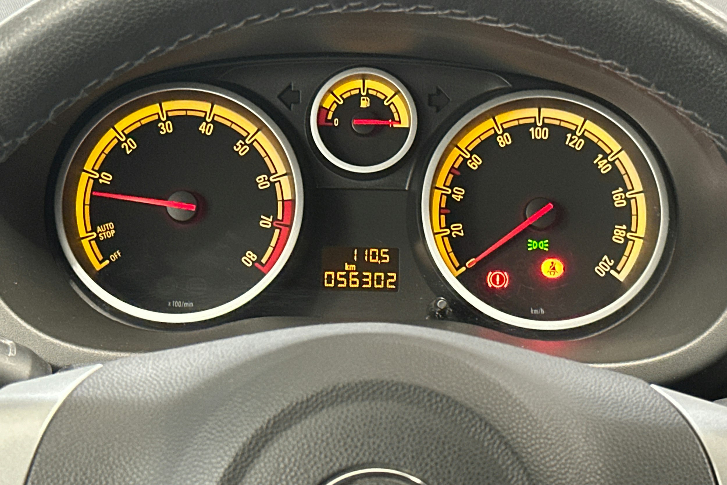 valkoinen Opel Corsa 2012 kuva 16.