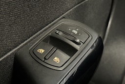 valkoinen Opel Corsa 2012 kuva 17.