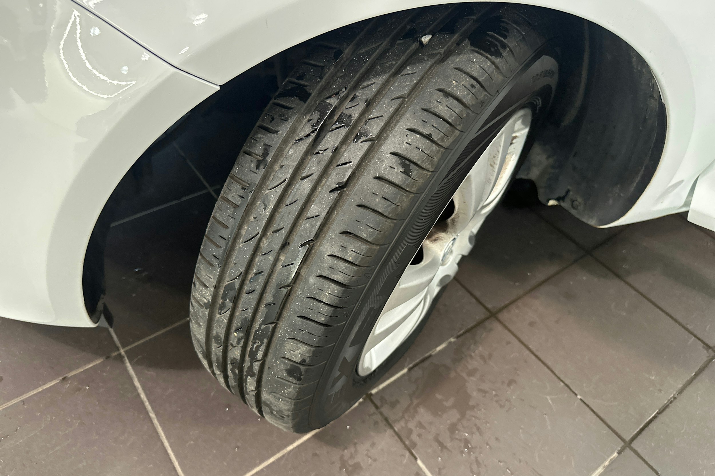 valkoinen Opel Corsa 2012 kuva 22.