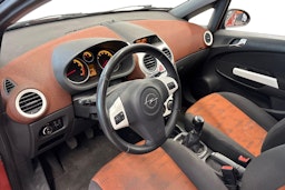 punainen Opel Corsa 2012 kuva 6.