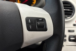 punainen Opel Corsa 2012 kuva 14.