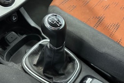 punainen Opel Corsa 2012 kuva 17.