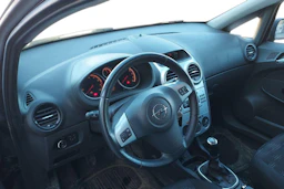 musta Opel Corsa 2013 kuva 3.