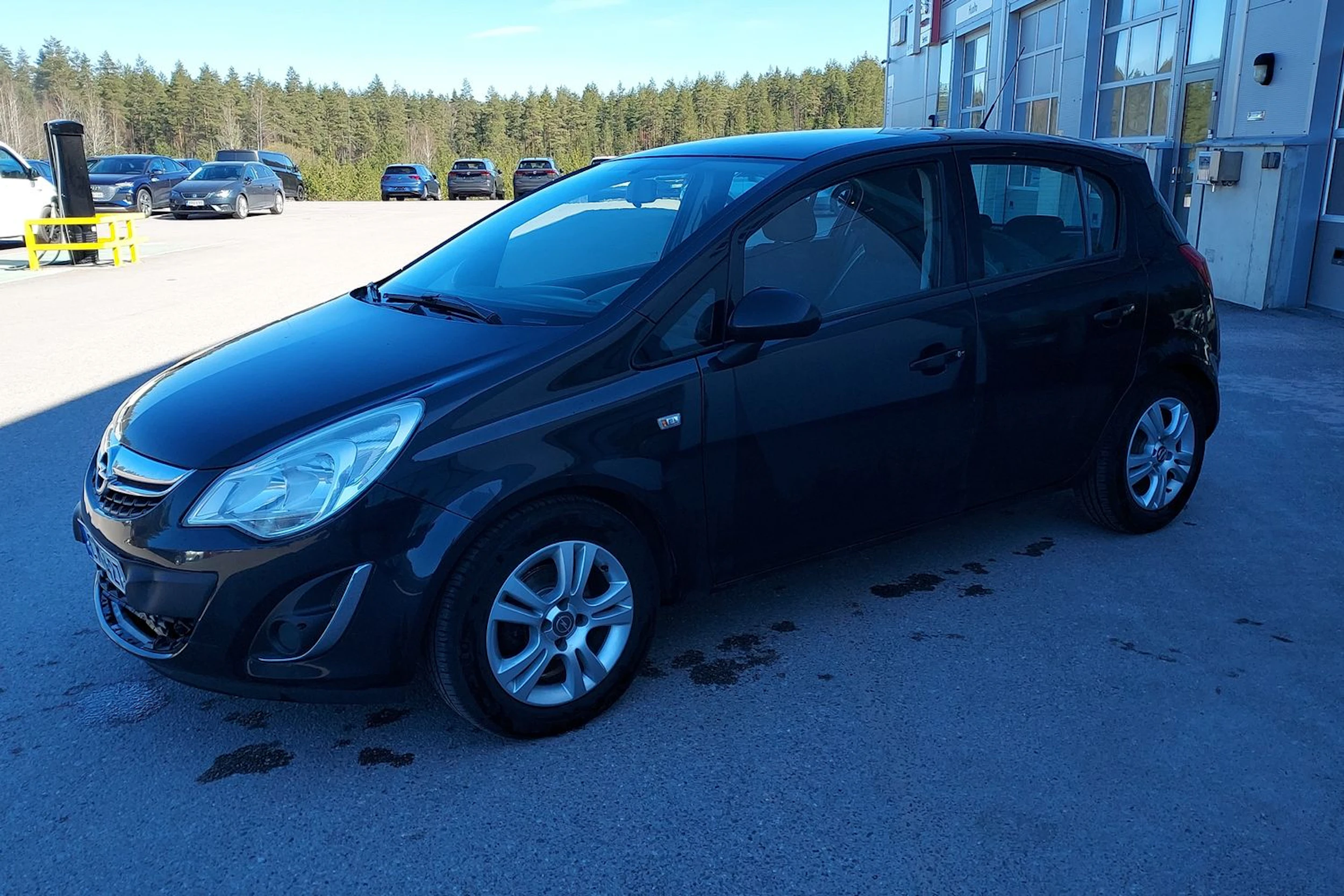 musta Opel Corsa 2013 kuva 9.