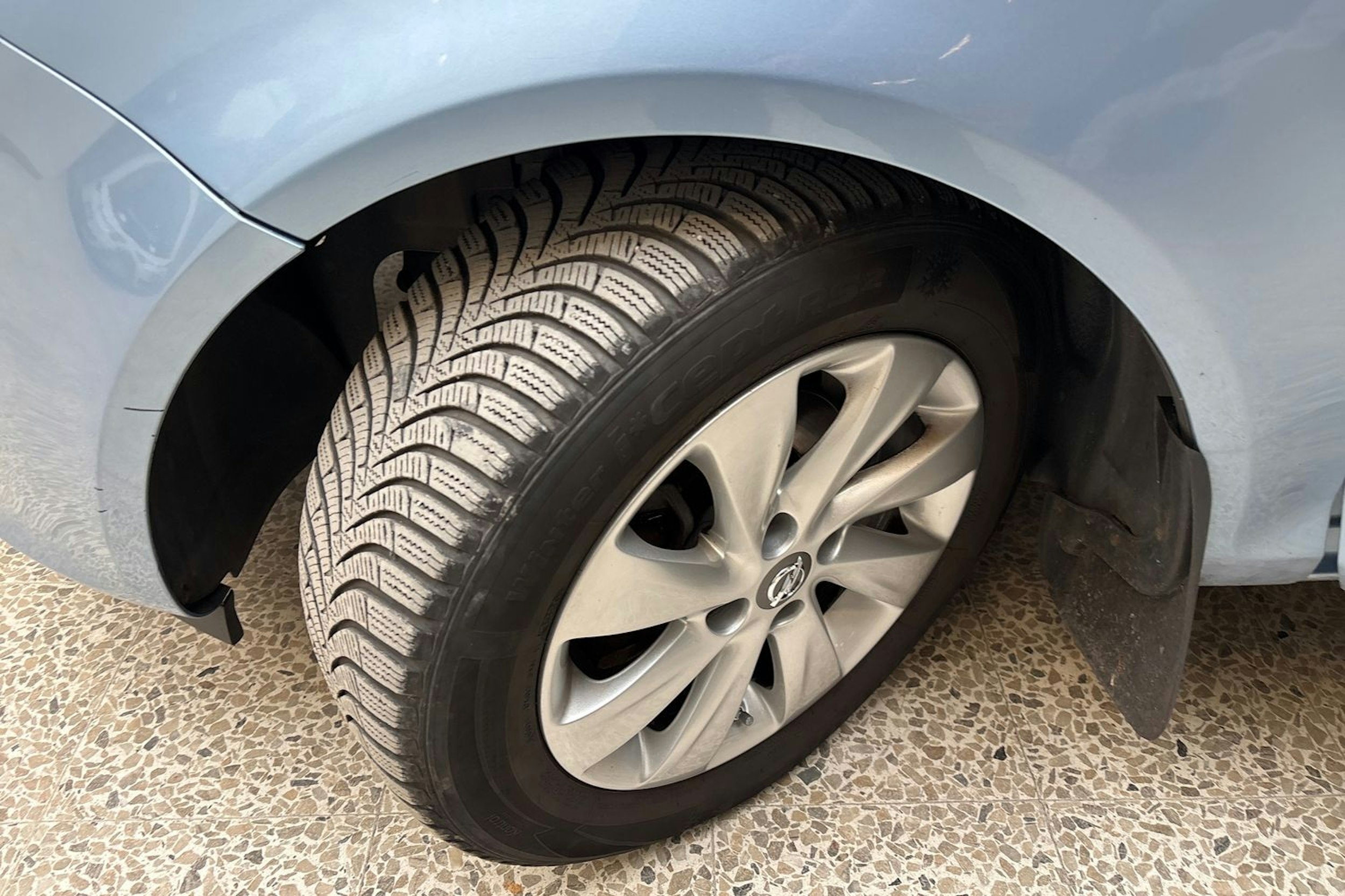 sininen Opel Corsa 2013 kuva 13.