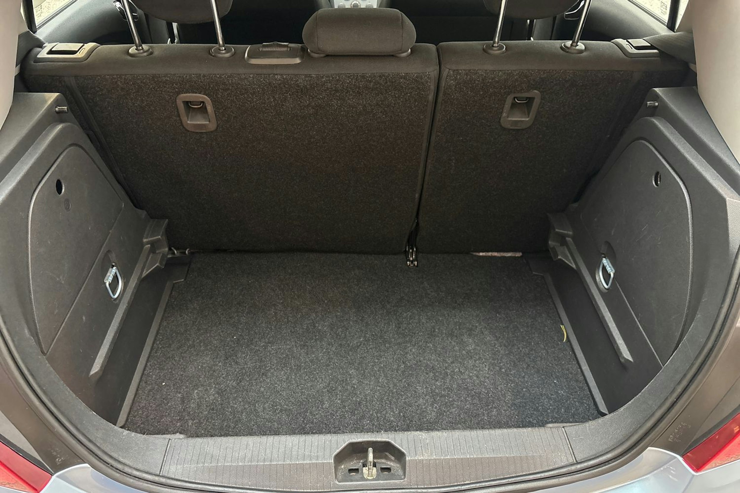 sininen Opel Corsa 2013 kuva 14.