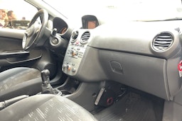 sininen Opel Corsa 2013 kuva 16.