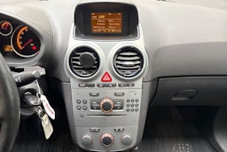 sininen Opel Corsa 2013 kuva 18.