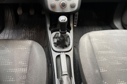 sininen Opel Corsa 2013 kuva 19.
