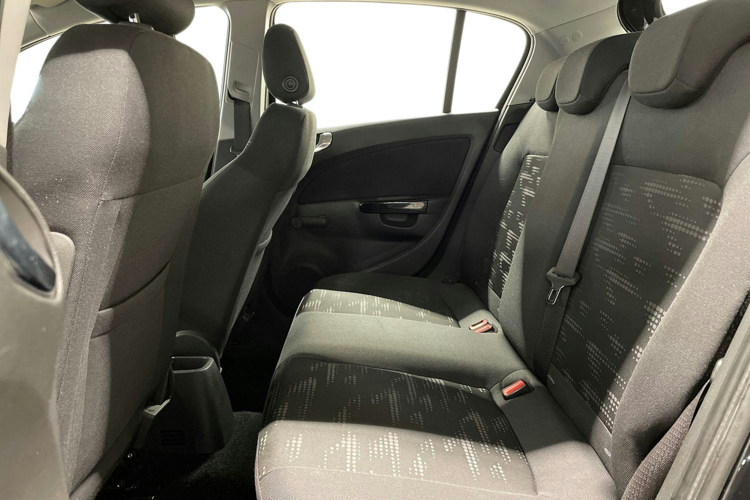 musta Opel Corsa 2013 kuva 8.