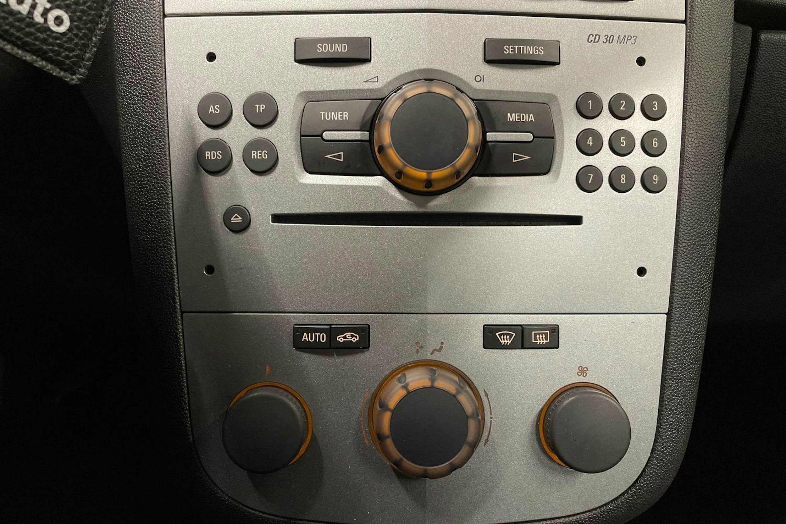 musta Opel Corsa 2013 kuva 15.