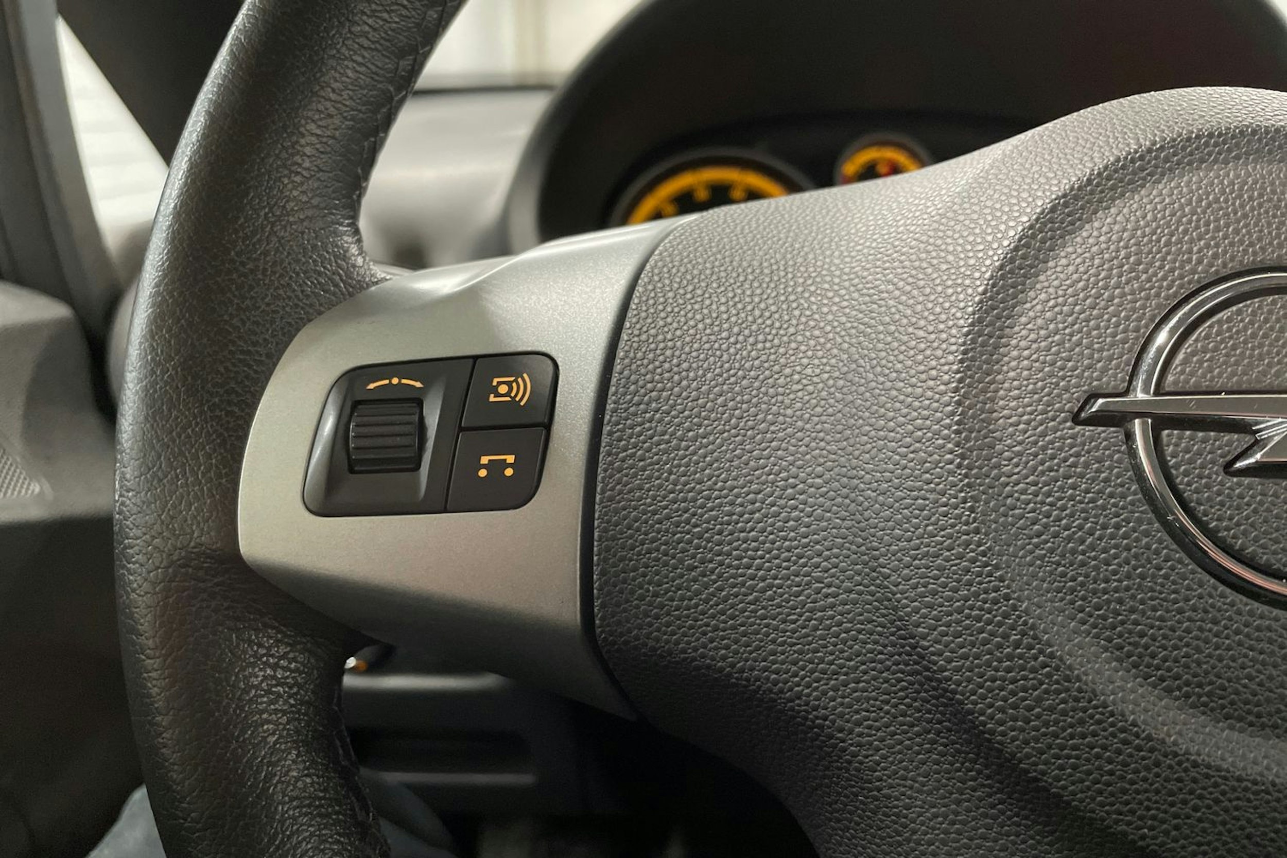 musta Opel Corsa 2013 kuva 18.