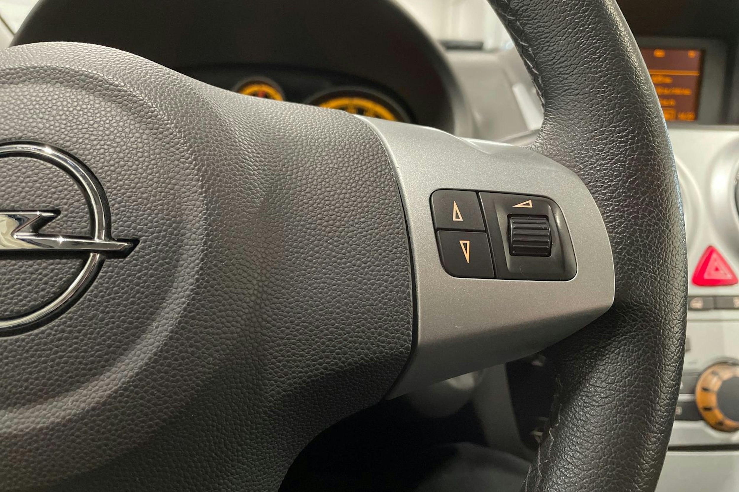 musta Opel Corsa 2013 kuva 19.