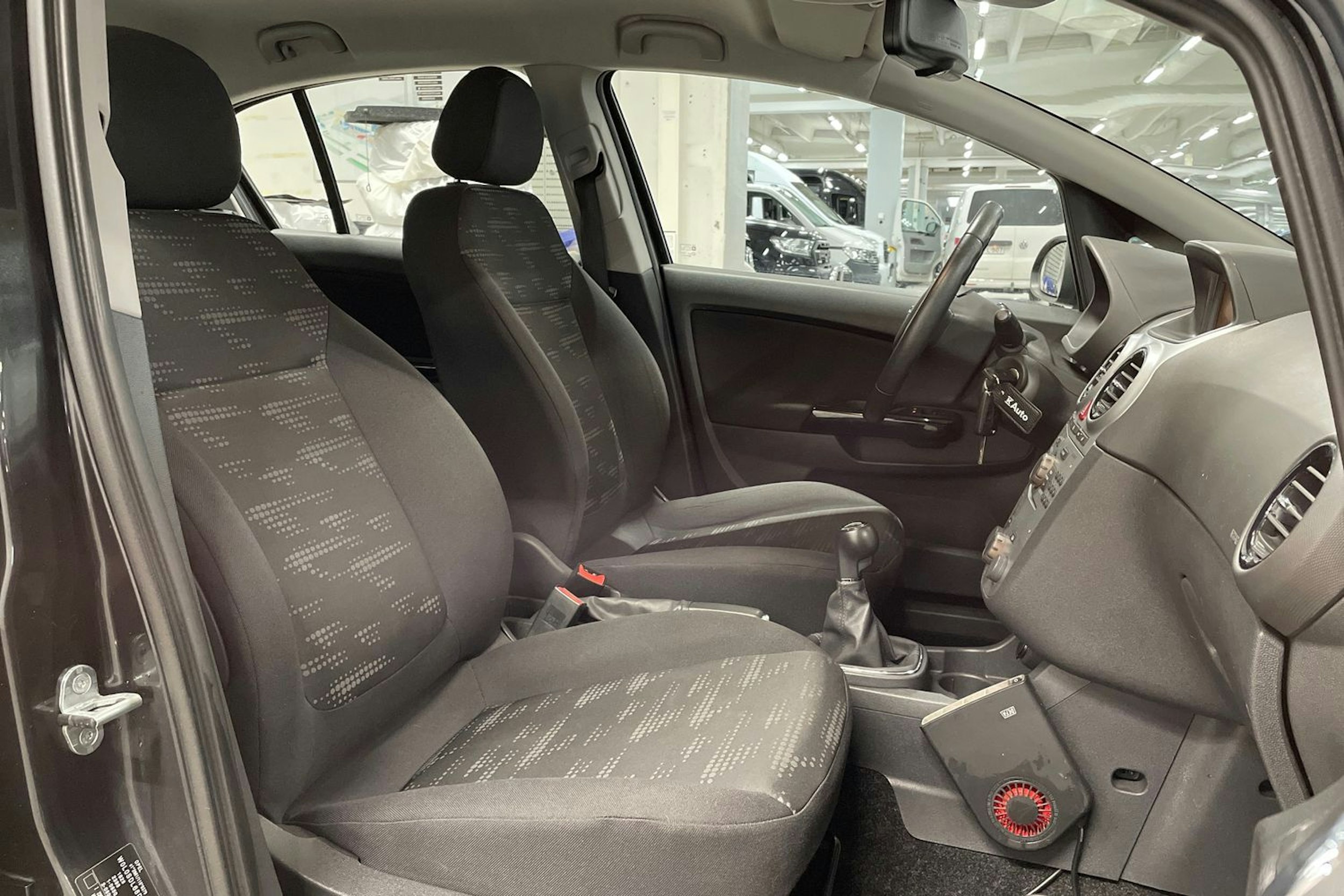 musta Opel Corsa 2013 kuva 20.