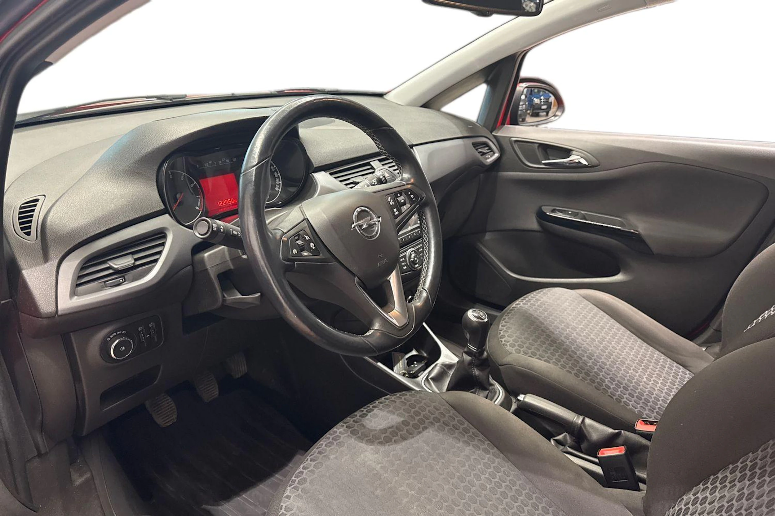 punainen Opel Corsa 2015 kuva 8.