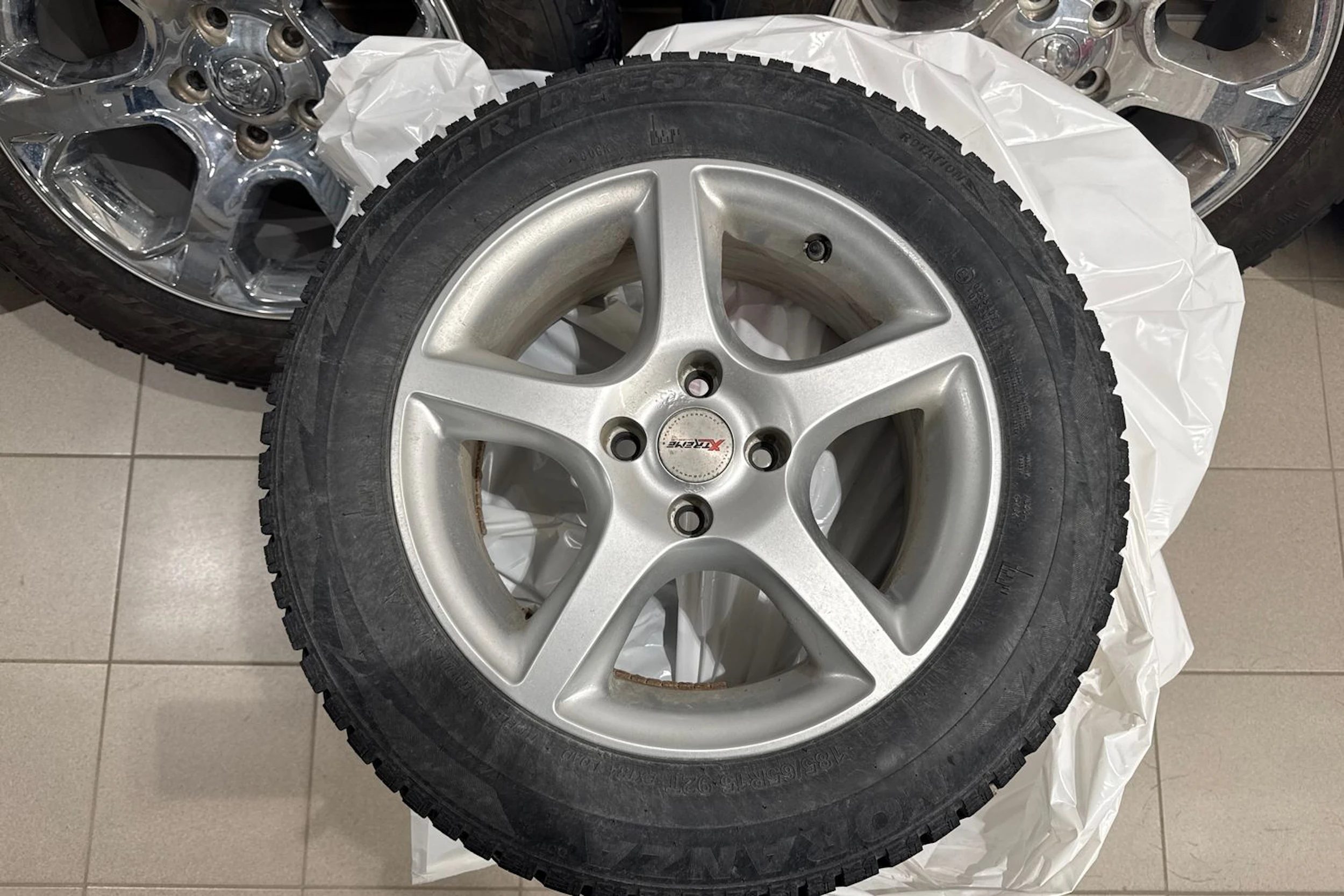 punainen Opel Corsa 2015 kuva 13.