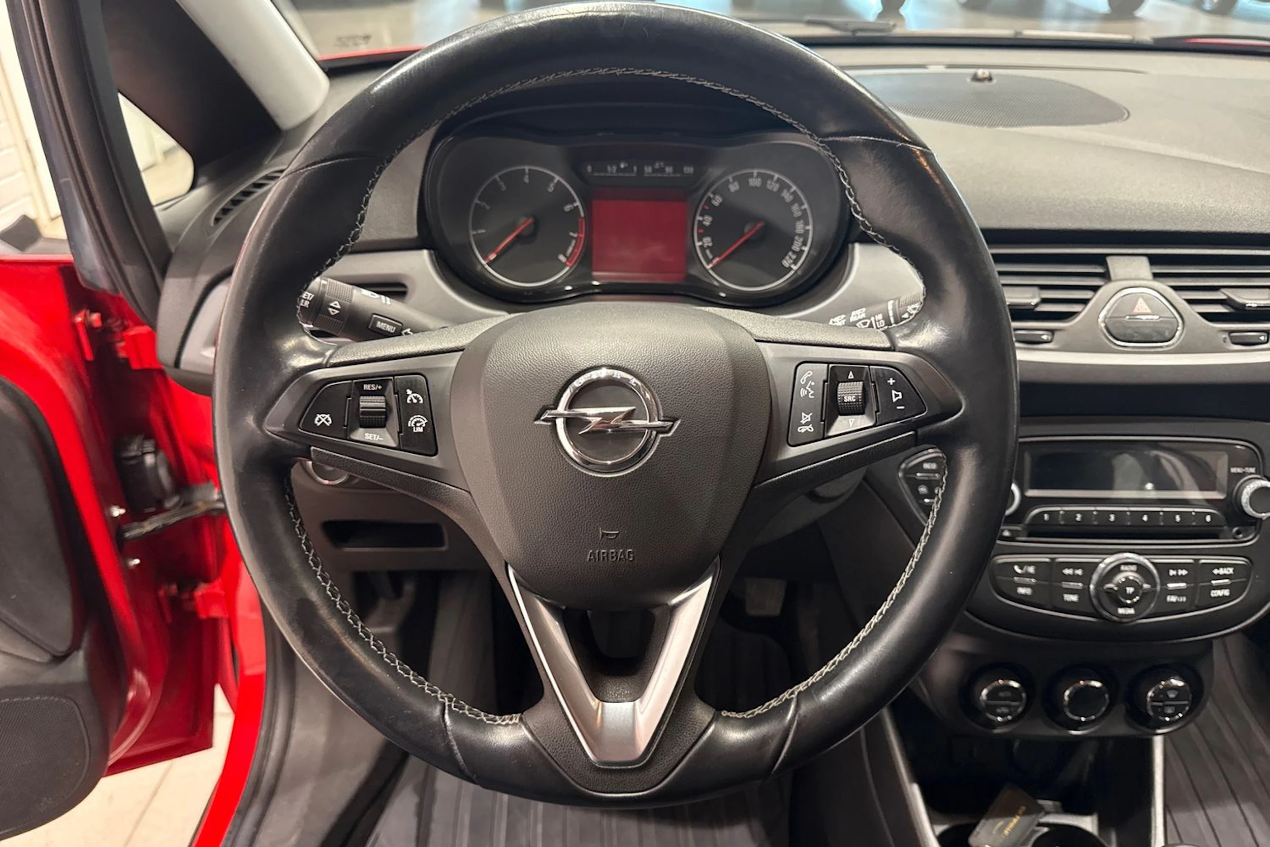 punainen Opel Corsa 2015 kuva 20.