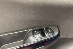 punainen Opel Corsa 2015 kuva 25.