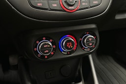 keltainen Opel Corsa 2015 kuva 17.