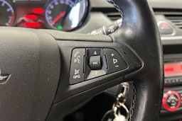 keltainen Opel Corsa 2015 kuva 20.