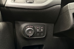 keltainen Opel Corsa 2015 kuva 21.