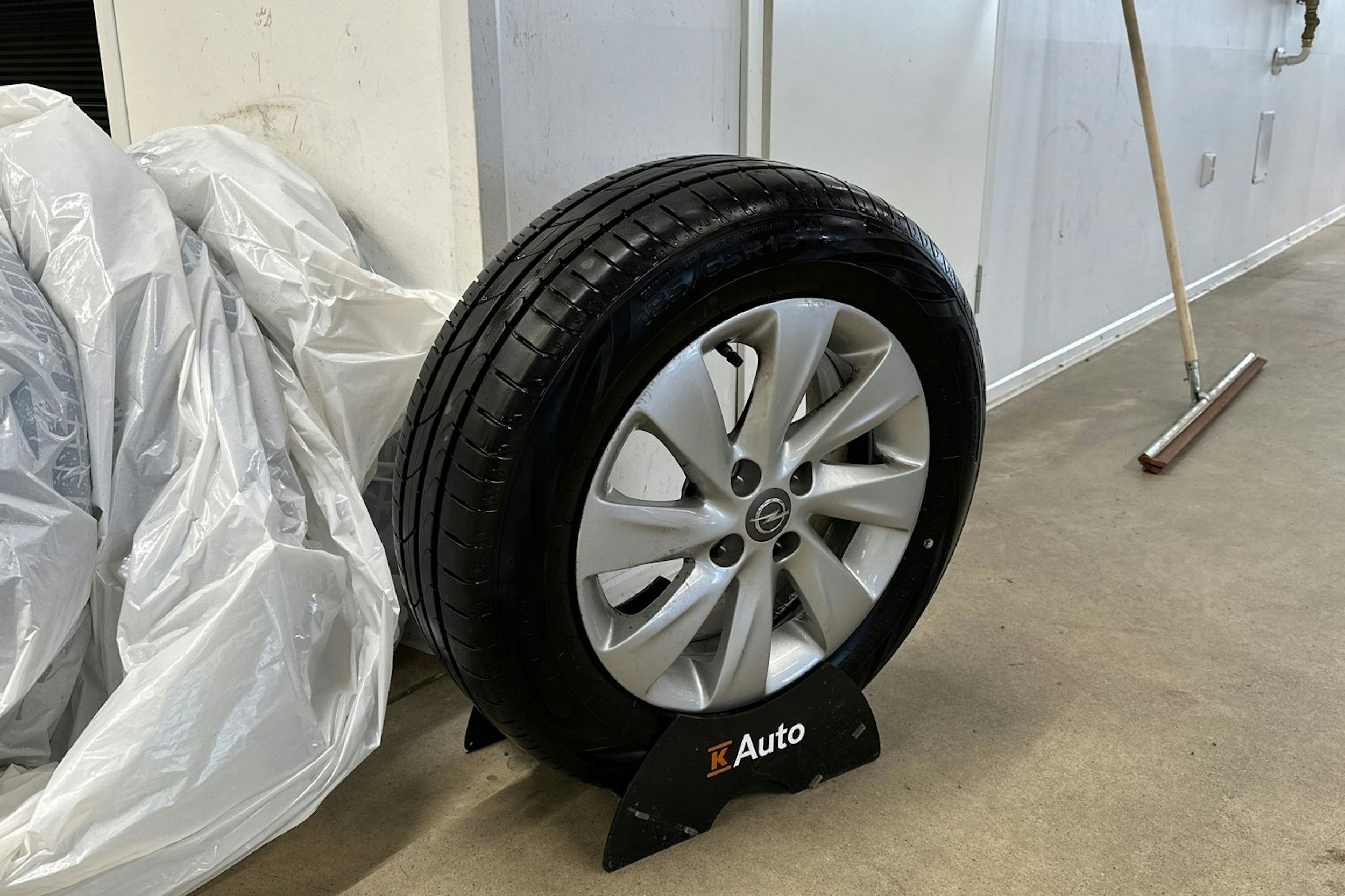 valkoinen Opel Corsa 2016 kuva 13.