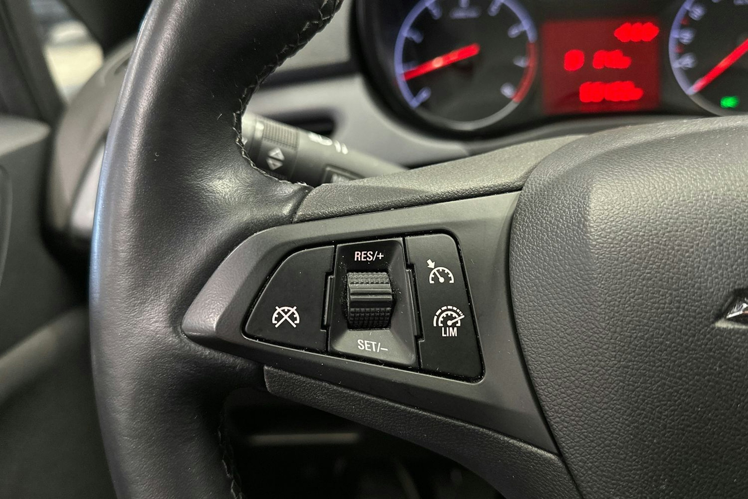 valkoinen Opel Corsa 2016 kuva 20.