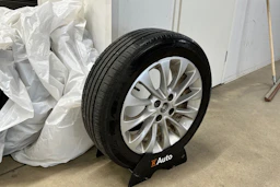 punainen Opel Corsa 2016 kuva 13.