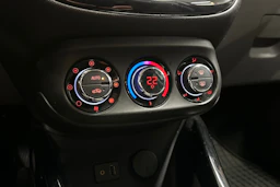 punainen Opel Corsa 2016 kuva 21.