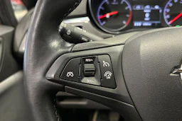 punainen Opel Corsa 2016 kuva 24.