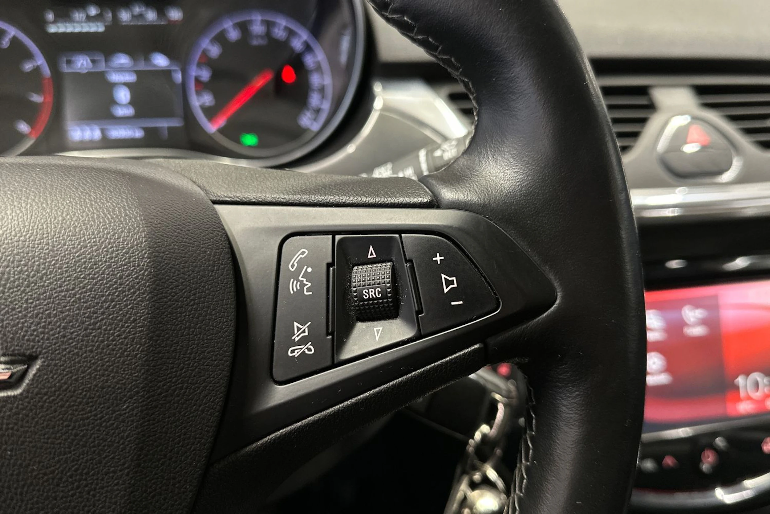 punainen Opel Corsa 2016 kuva 25.