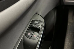 punainen Opel Corsa 2016 kuva 27.