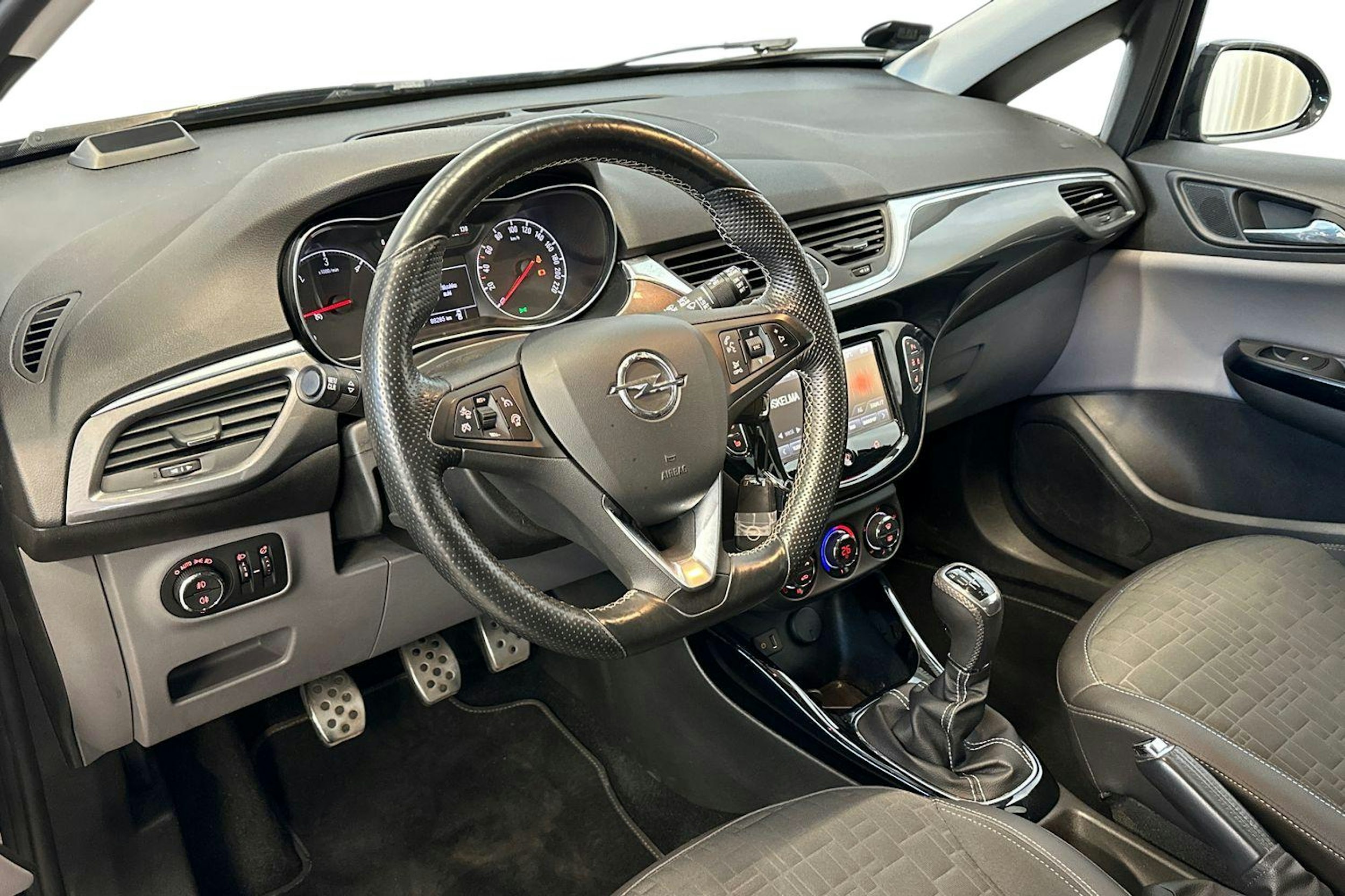 musta Opel Corsa 2016 kuva 7.