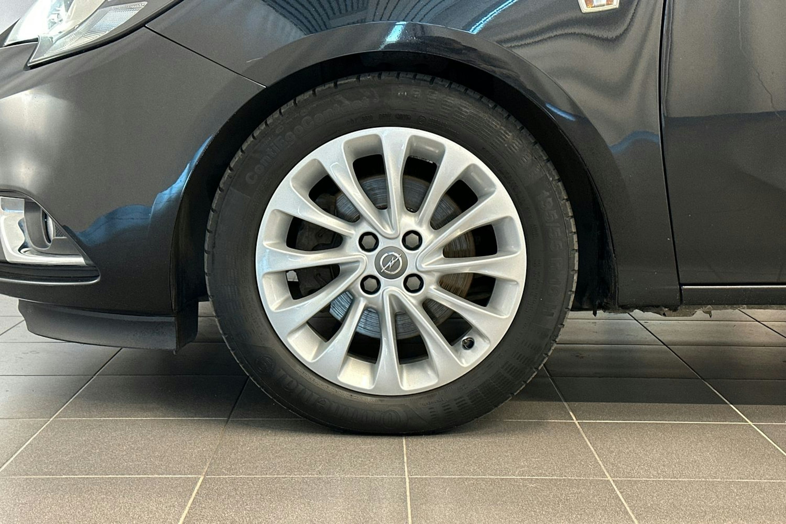 musta Opel Corsa 2016 kuva 13.