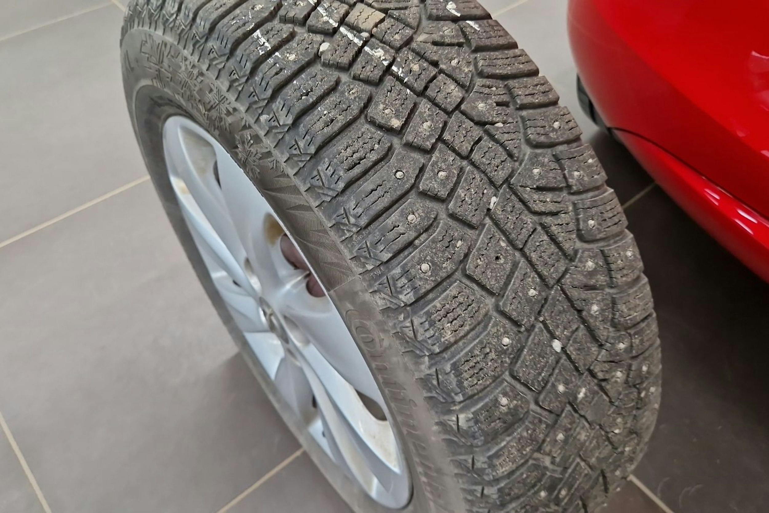 Punainen Opel CORSA 2016 kuva 19.