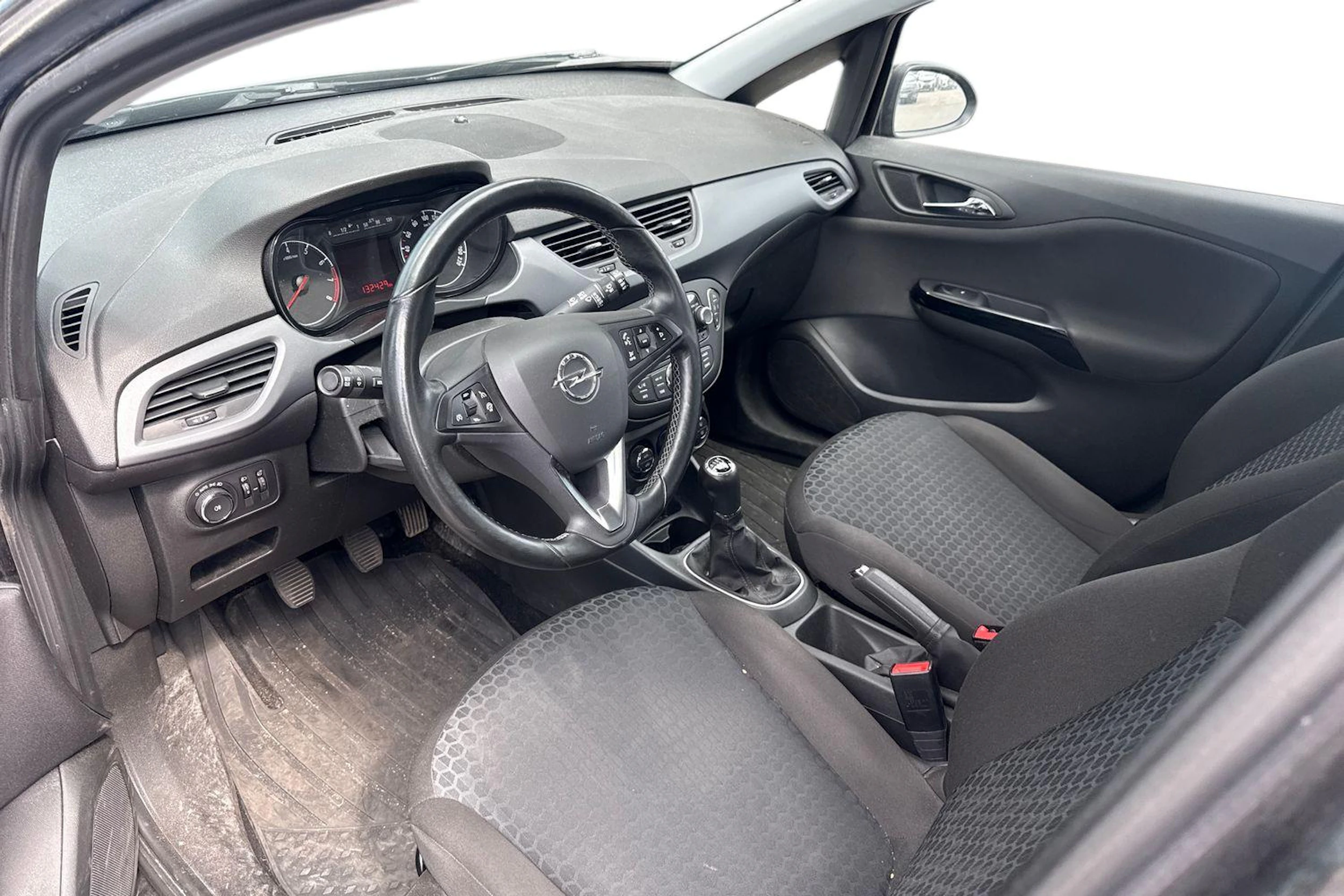 musta Opel Corsa 2016 kuva 3.