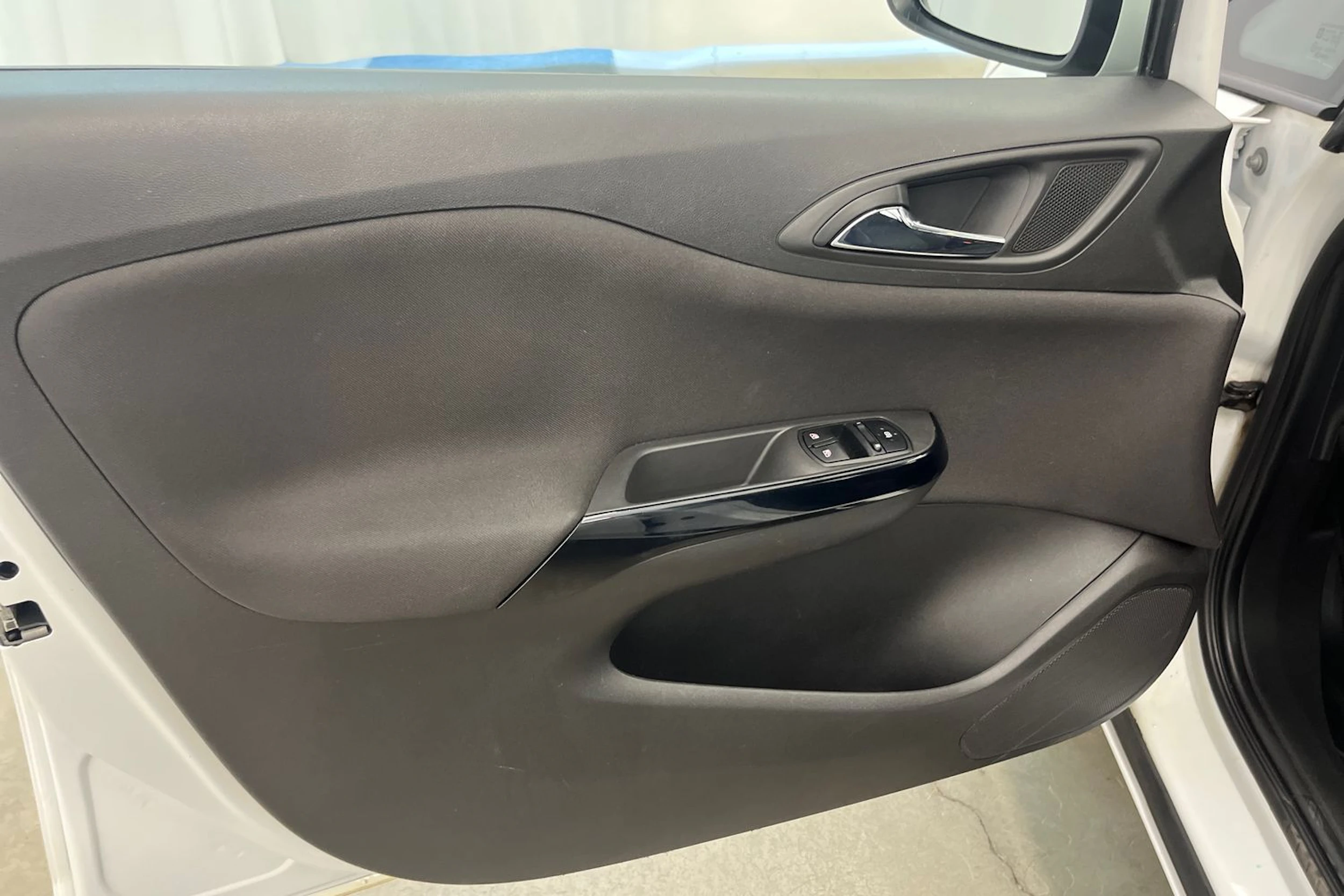 Valkoinen Opel CORSA 2016 kuva 15.