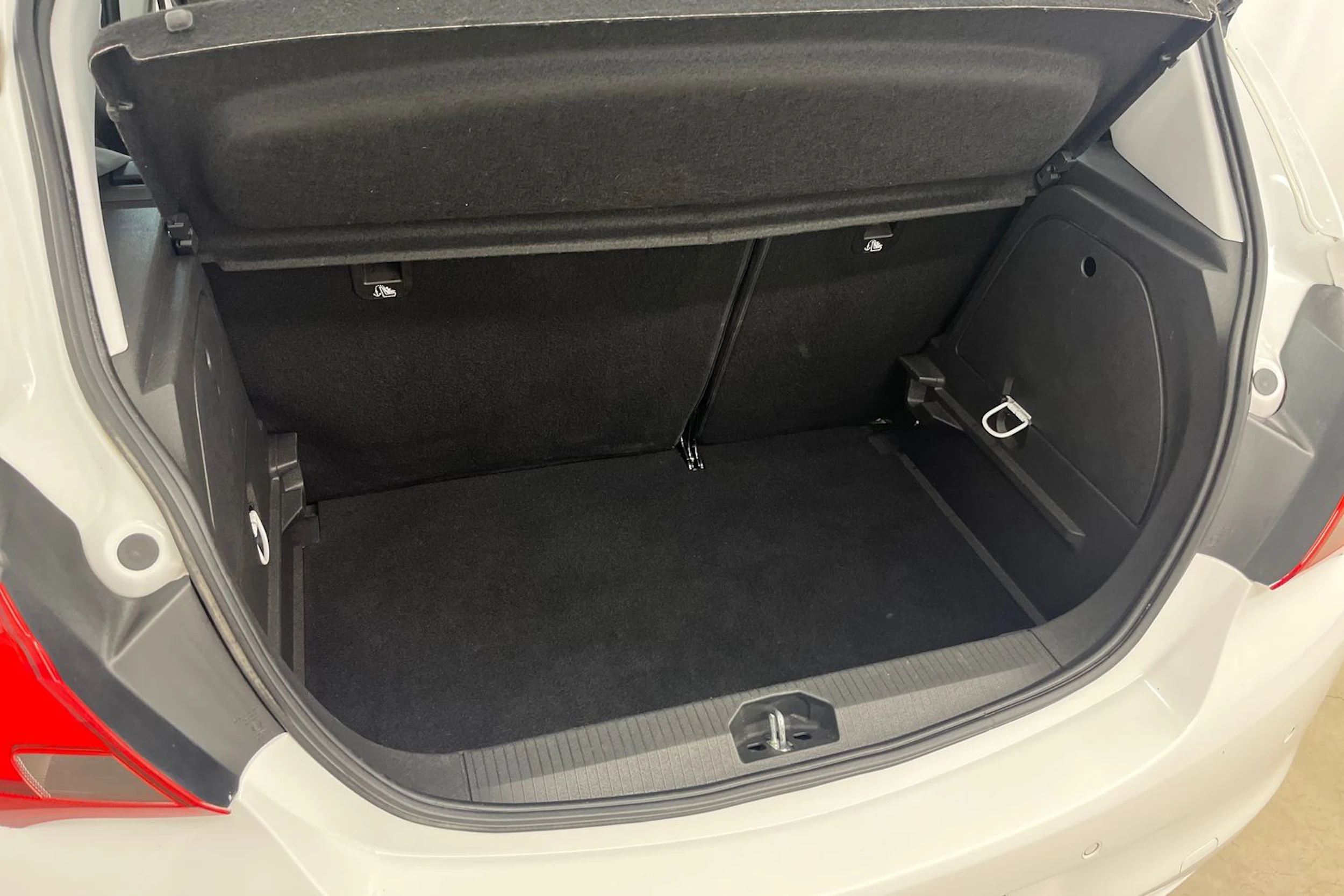 Valkoinen Opel CORSA 2016 kuva 21.