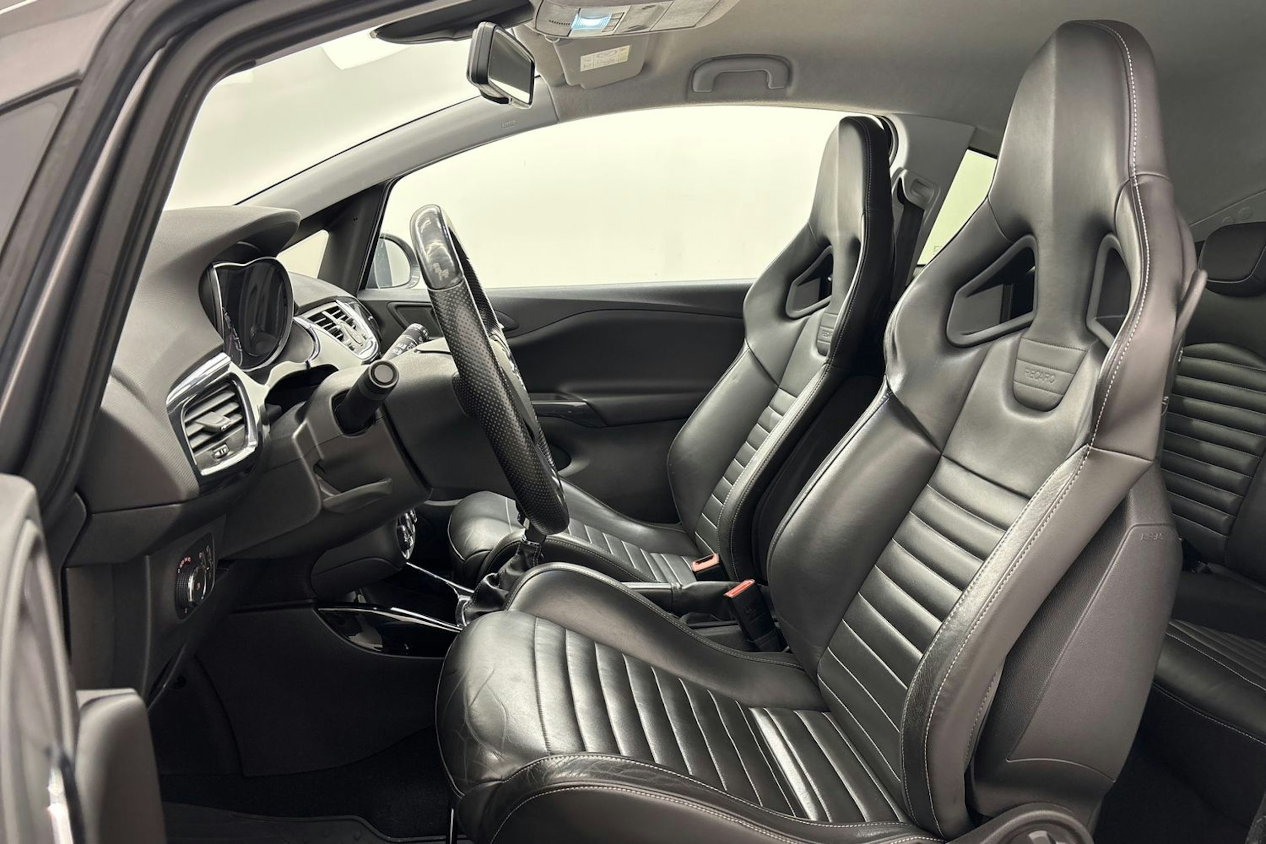 harmaa Opel Corsa 2016 kuva 11.