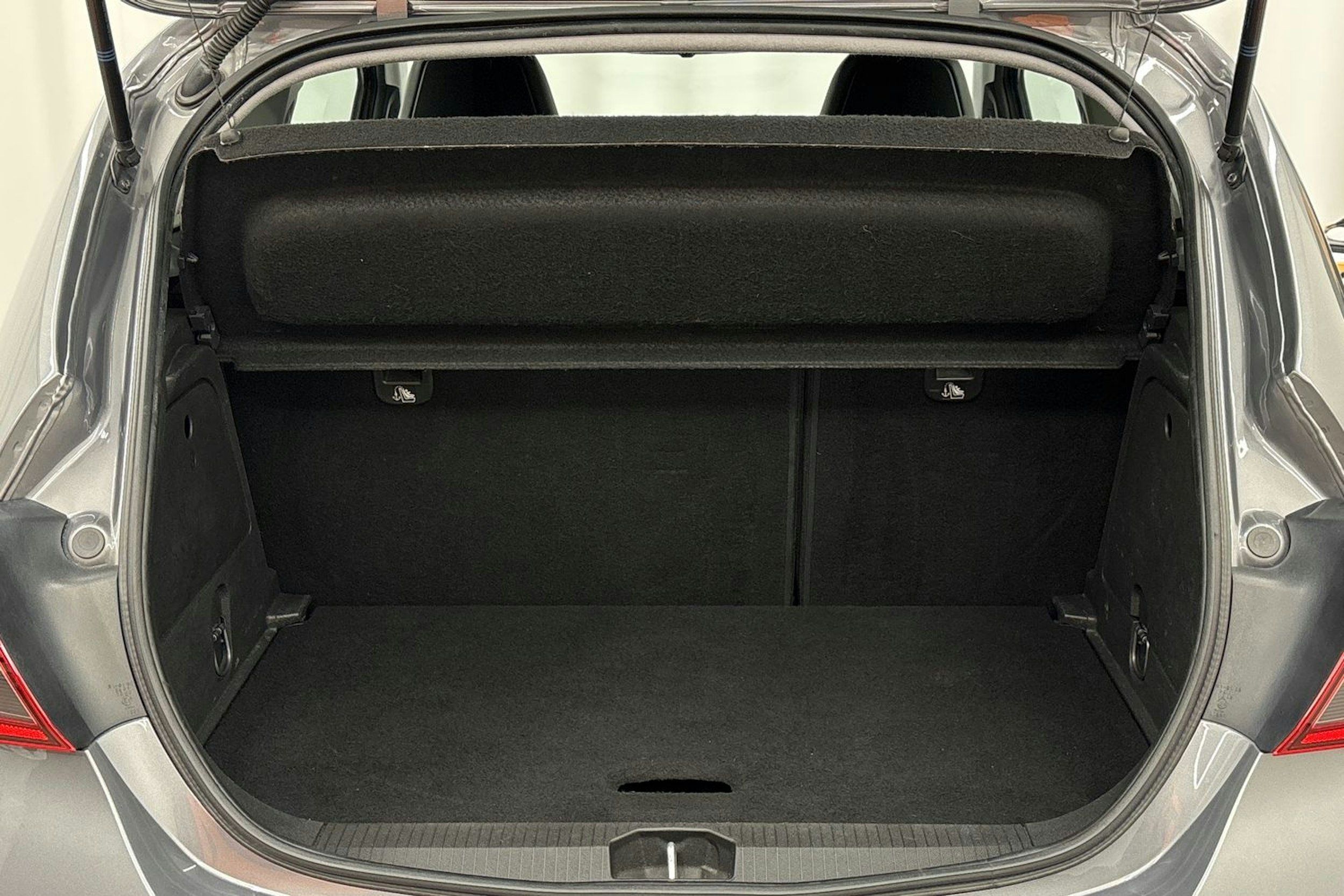 harmaa Opel Corsa 2016 kuva 18.