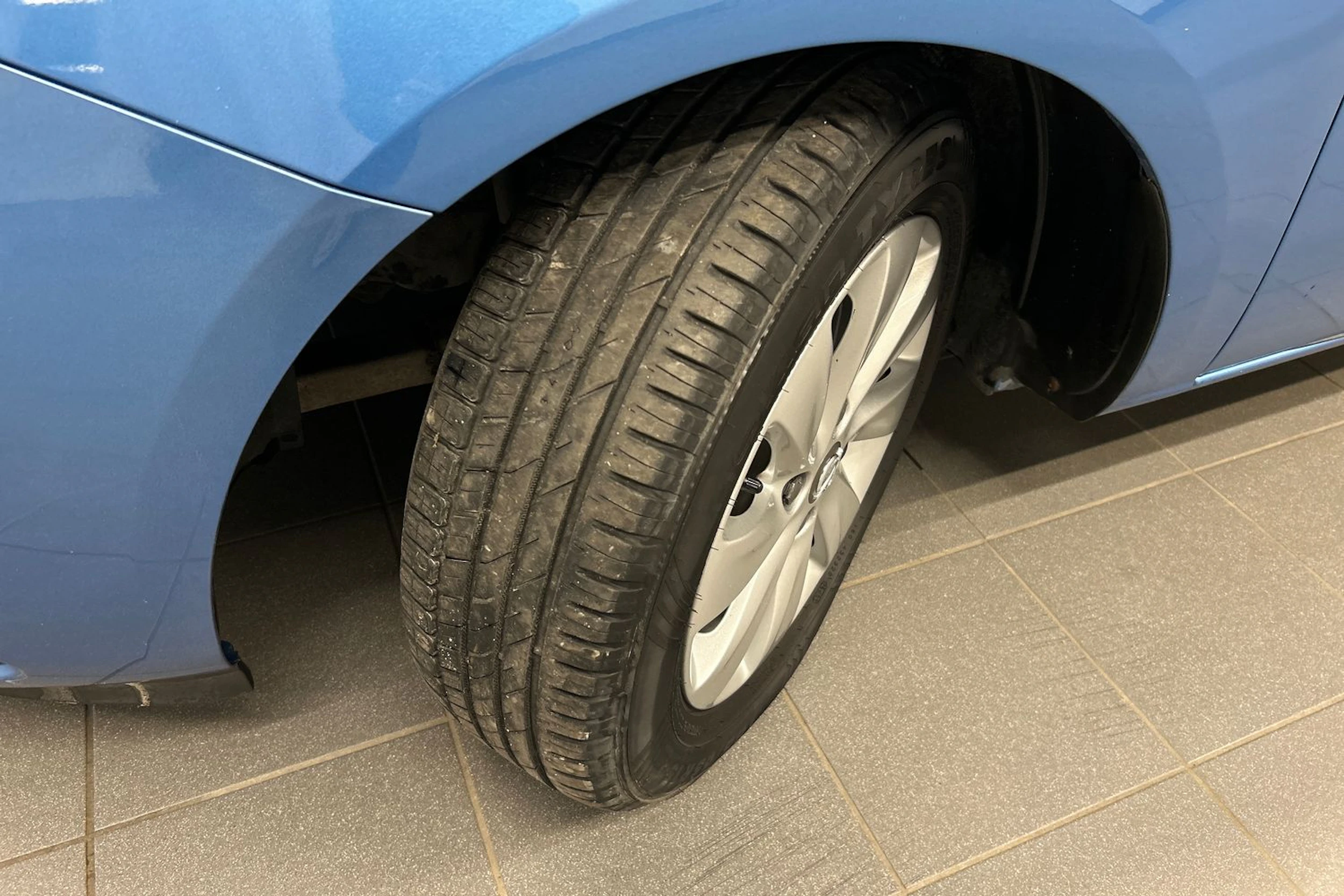 sininen Opel Corsa 2016 kuva 10.