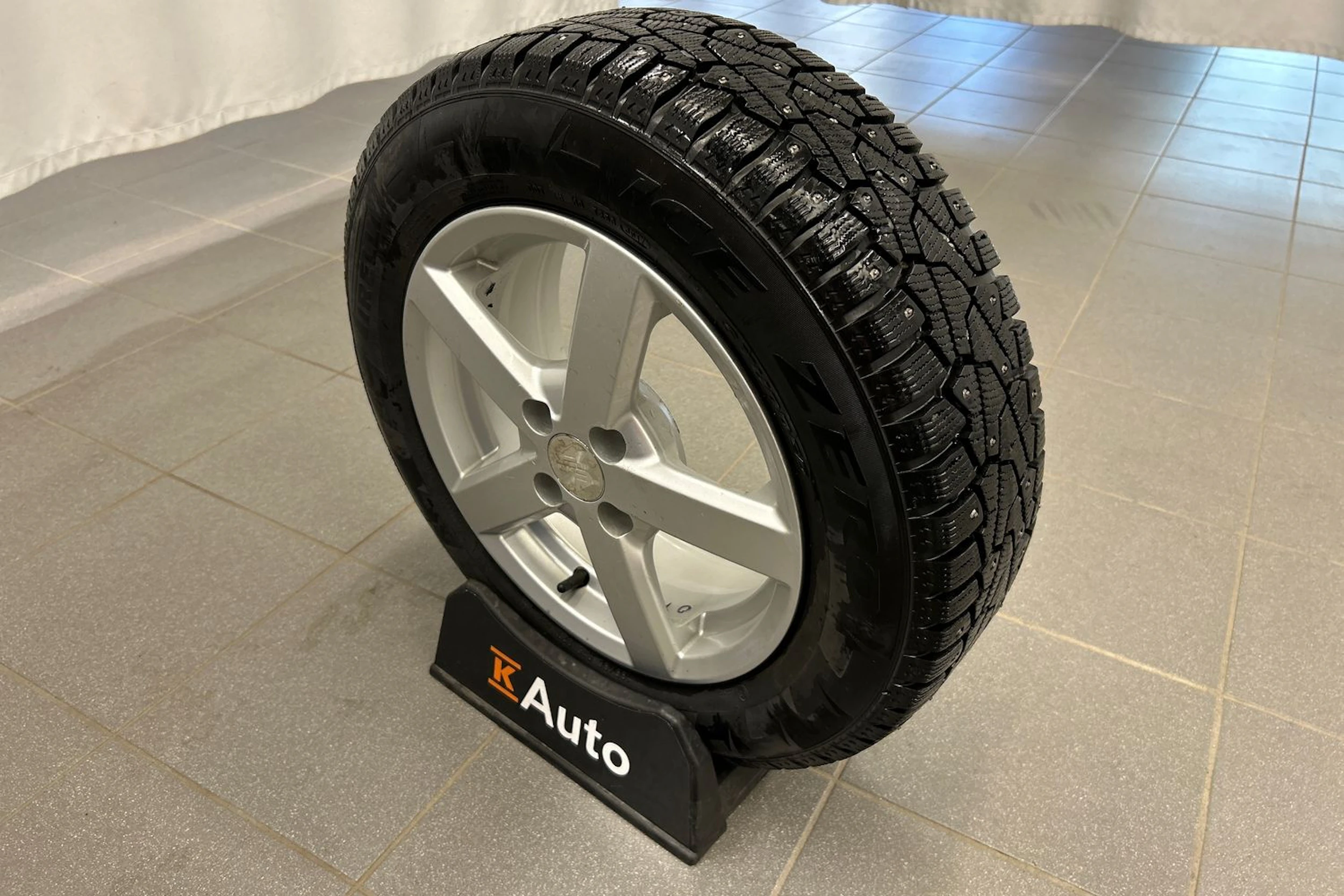 sininen Opel Corsa 2016 kuva 14.