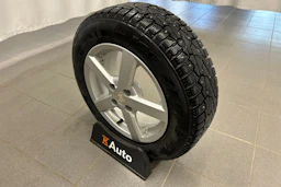 sininen Opel Corsa 2016 kuva 14.