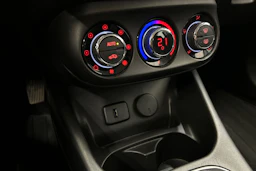 sininen Opel Corsa 2016 kuva 22.