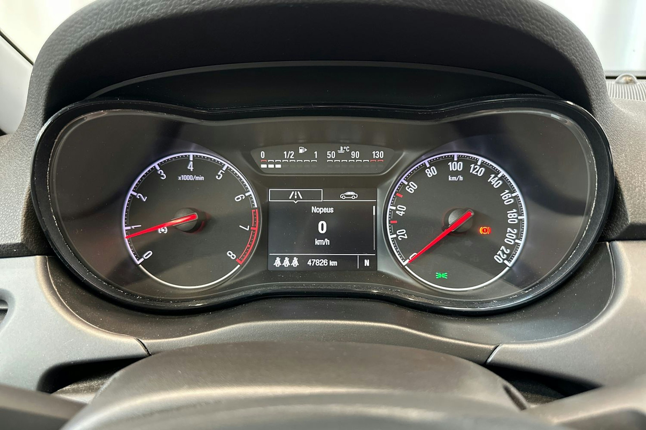 punainen Opel Corsa 2016 kuva 20.