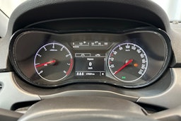 punainen Opel Corsa 2016 kuva 20.