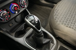 punainen Opel Corsa 2016 kuva 21.
