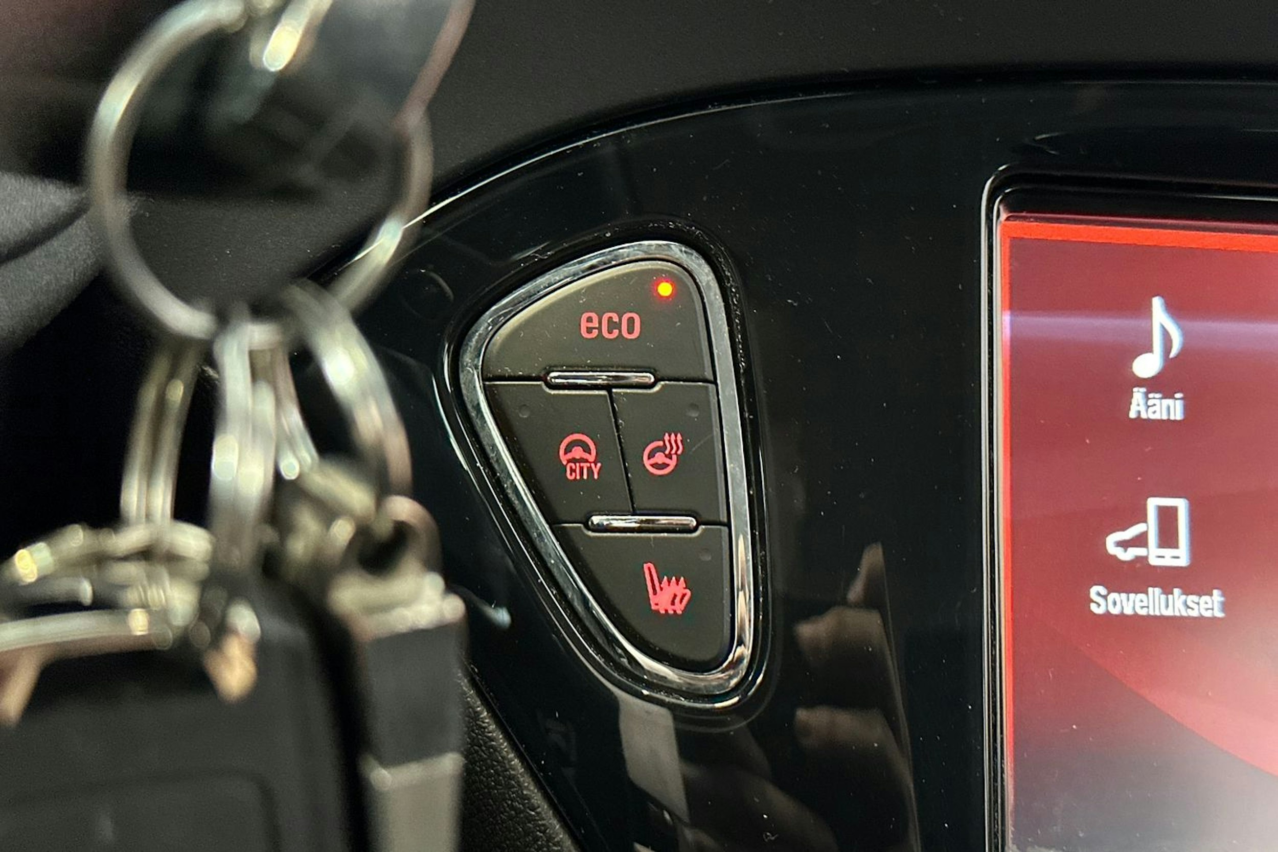 punainen Opel Corsa 2016 kuva 24.