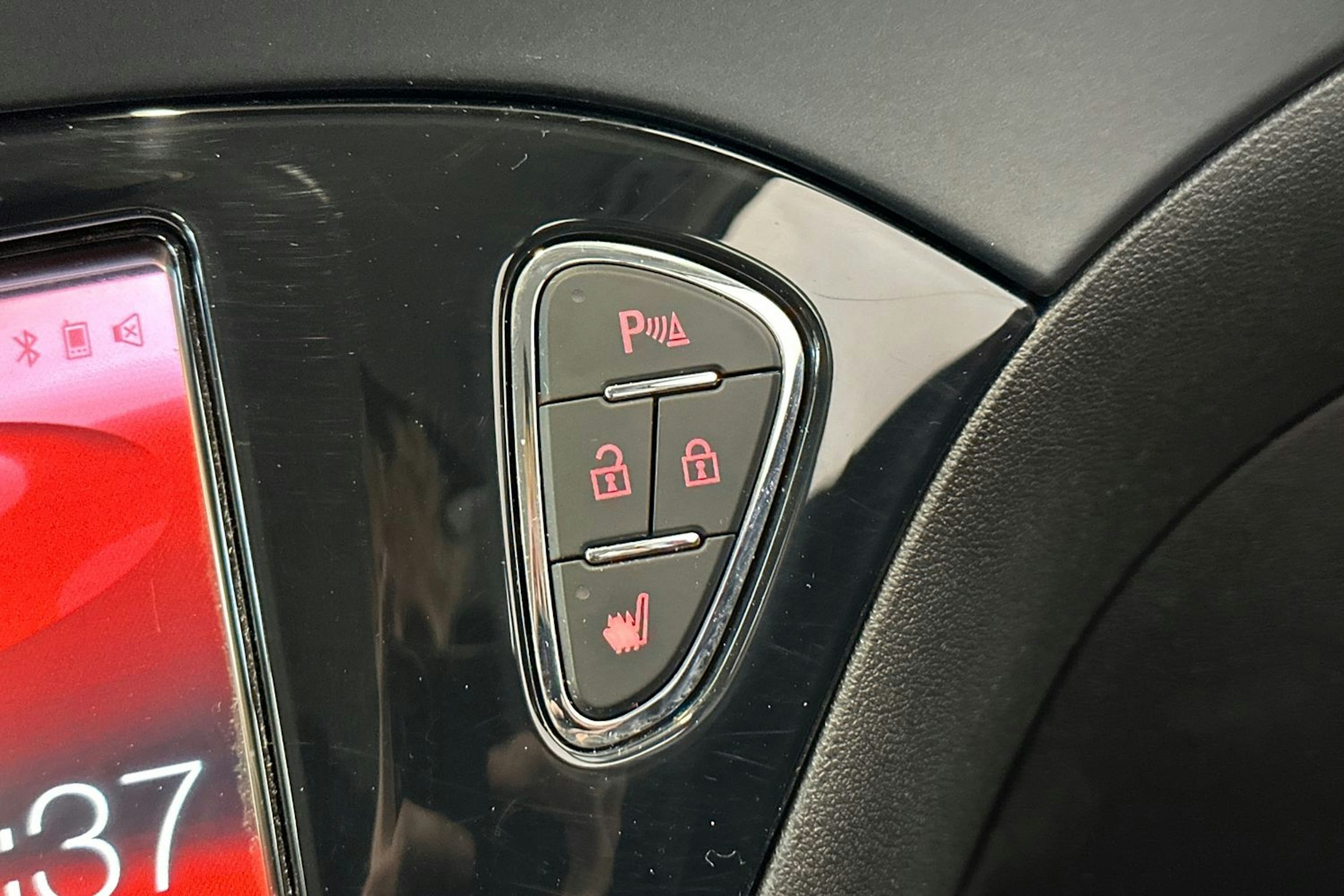 punainen Opel Corsa 2016 kuva 25.