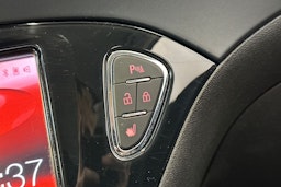 punainen Opel Corsa 2016 kuva 25.